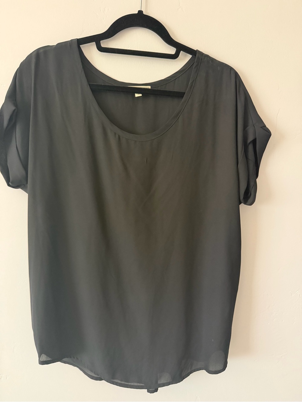 Pleione Black Short Sleeve Scoop Neck Blouse